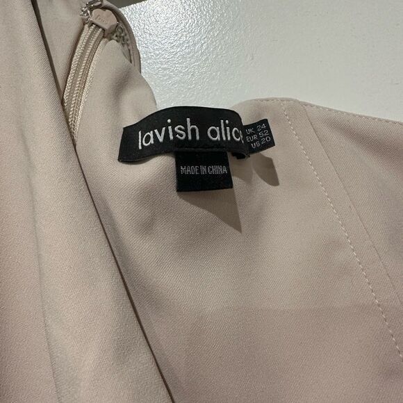 Lavish Alice Plus one shoulder cape detail jumpsuit with belt in champagne - Picture 4 of 5